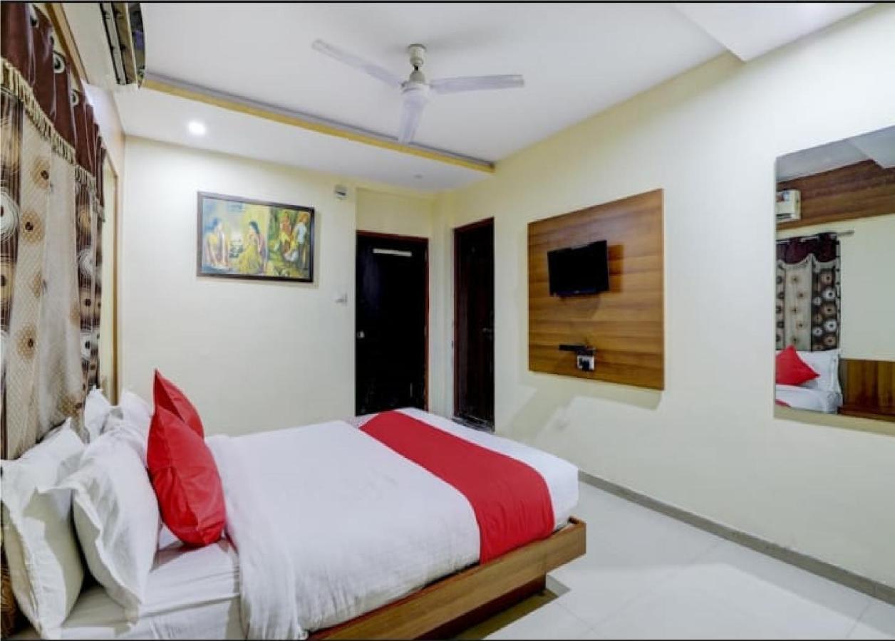 Hotel Krishna Palace Ahmedabad Exterior foto