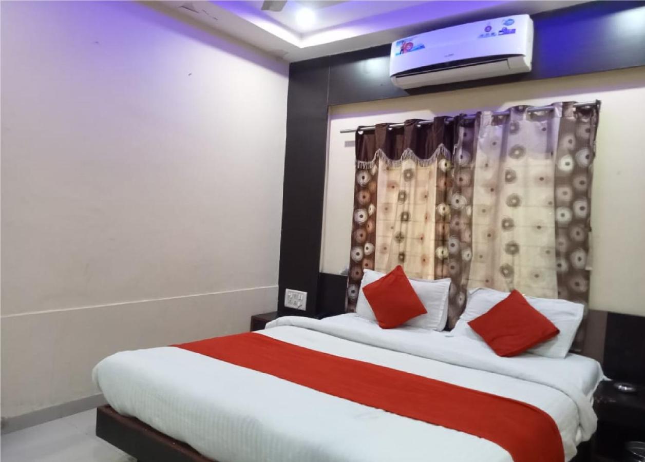 Hotel Krishna Palace Ahmedabad Exterior foto